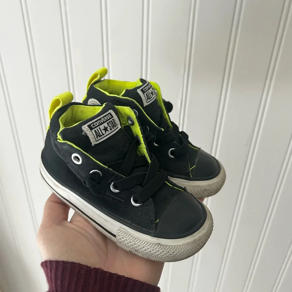 Converse Toddler Size 6 Kids Black and Neon Green Sneakers No Tie